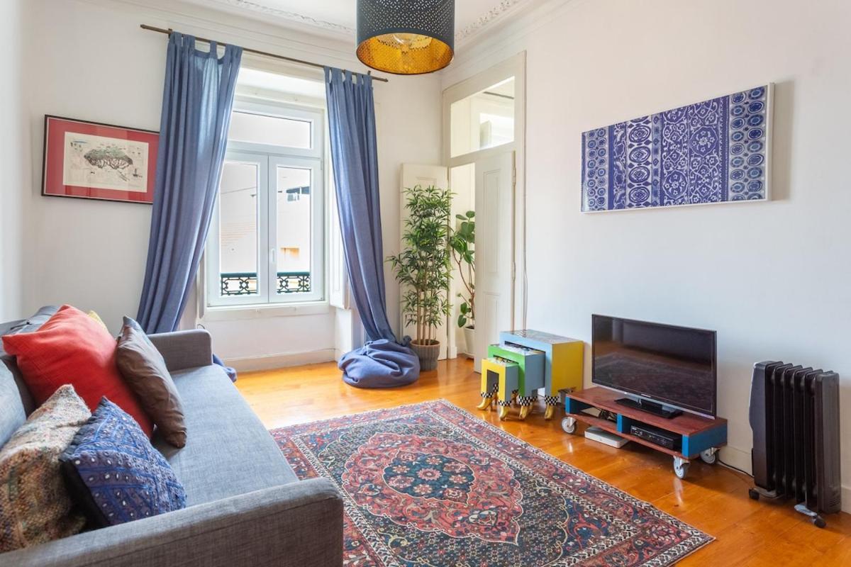 Bright 2 Bedroom Apt 100M From Av. Liberdade ลิสบอน ภายนอก รูปภาพ
