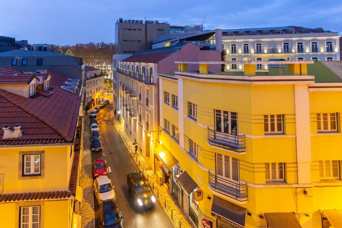 Bright 2 Bedroom Apt 100M From Av. Liberdade ลิสบอน ภายนอก รูปภาพ